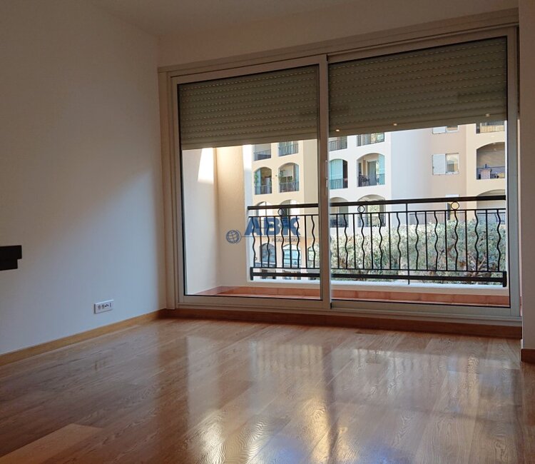 FONTVIEILLE - AGREABLE STUDIO A LOUER