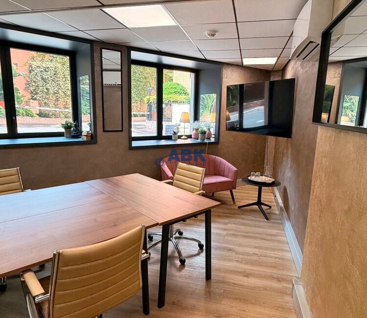 BUREAU PRIVATIF DE 18 m² DANS UN CENTRE D'AFFAIRES PREMIUM