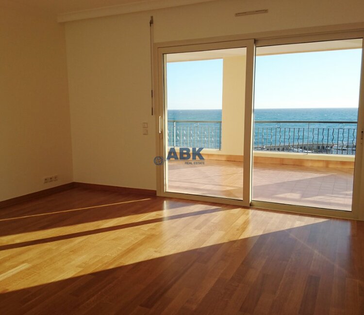 EXCEPTIONAL 3 BEDROOMS APARTMENT - FONTVIEILLE