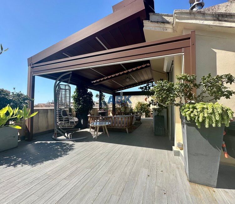MAGNIFIQUE APPARTEMENT BOURGEOIS VUE MER