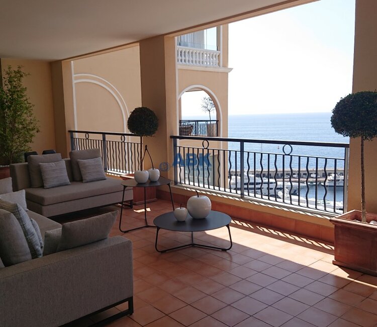 RENTAL - 5-ROOM APARTMENT WITH PRIVATE POOL