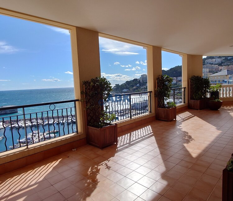 FONTVIEILLE - MAGNIFIQUE APPARTEMENT AVEC PISCINE PRIVEE