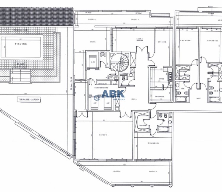 FONTVIEILLE - MAGNIFIQUE APPARTEMENT AVEC PISCINE PRIVEE